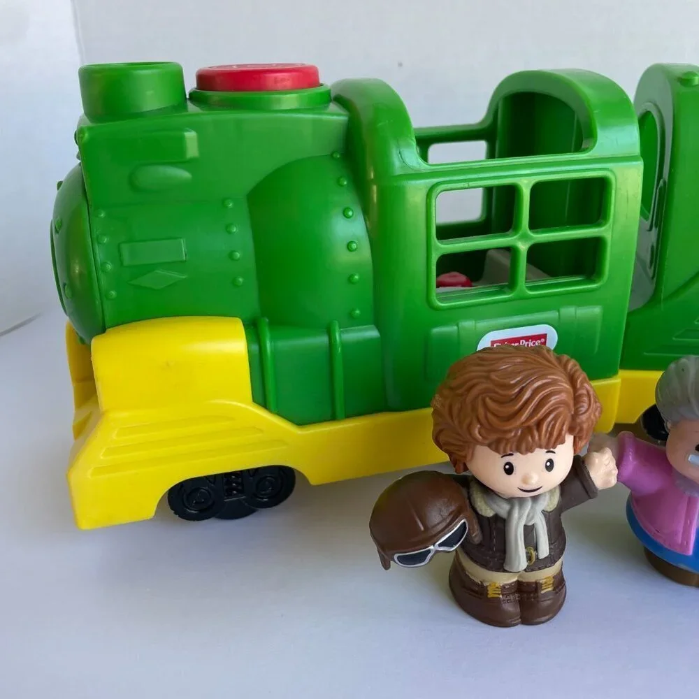 Fisher-Price Little People Train w/ Miscellaneous Figures‎